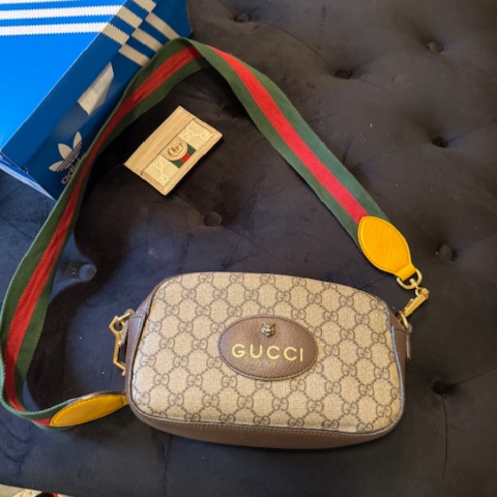 Gucci small crossbody bag with red and green strap